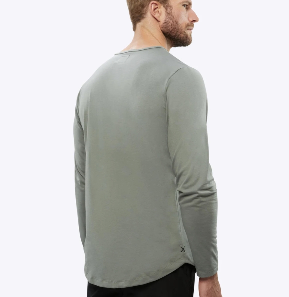 Cuts Curve-hem Long Sleeve Tee - Picture 3 of 7